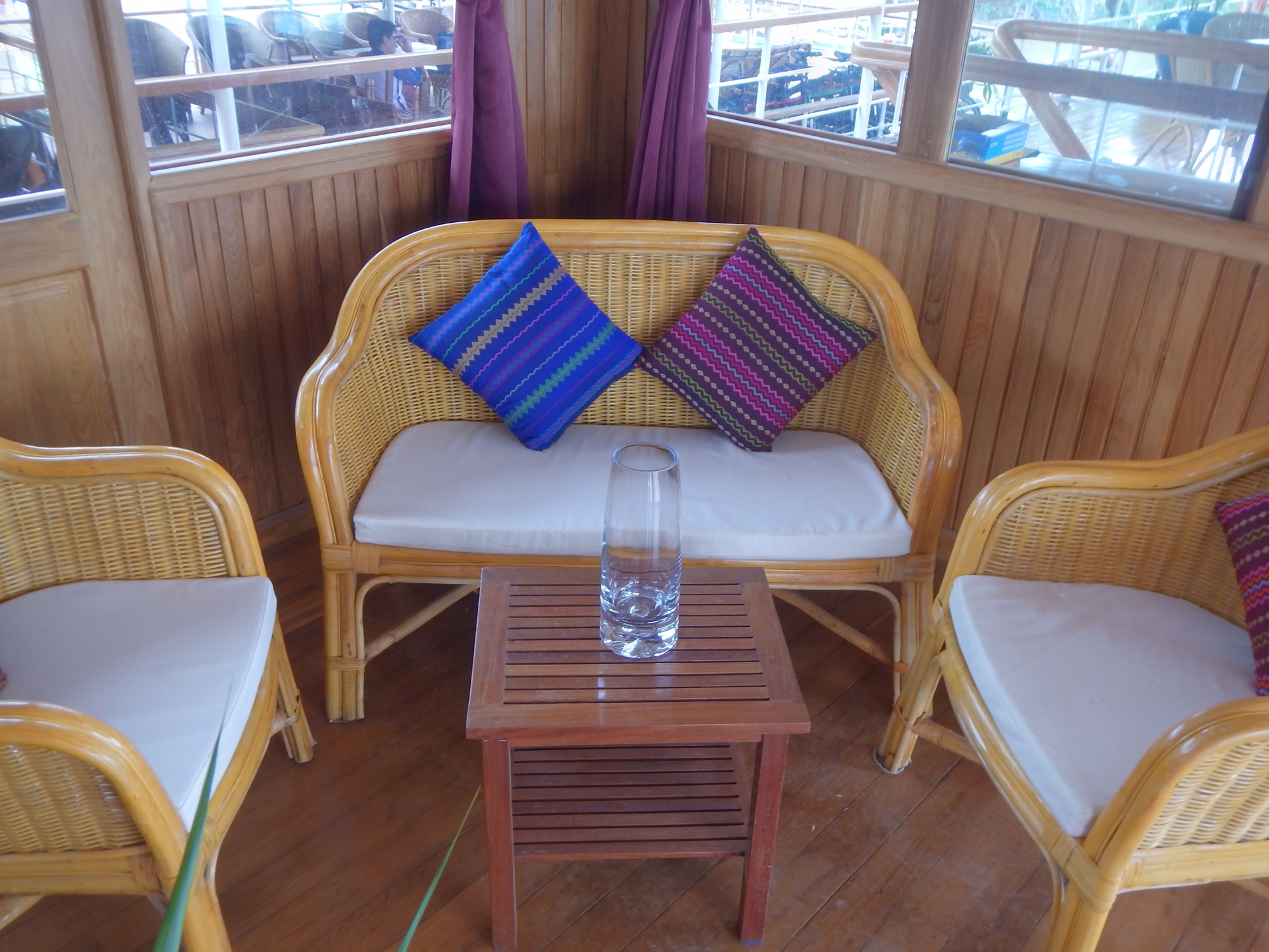 Pandaw RV Kha Byoo Pandaw Lounge 1.jpg